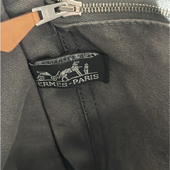 HERMES PM TOTE BAG IN GOOD USED CONDITION. - Picture 16 of 16